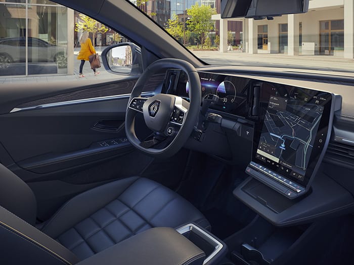 Yeni-Elektrikli-Megane-2022-kokpit